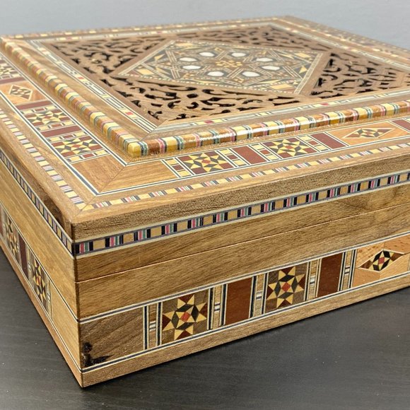 Wooden Mosaic Jewelry Box, Vintage Handmade Square Trinket, Inlaid with Mother o - Picture 3 of 10